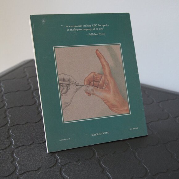 The Handmade Alphabet by Laura Rankin - Picture 3 of 3